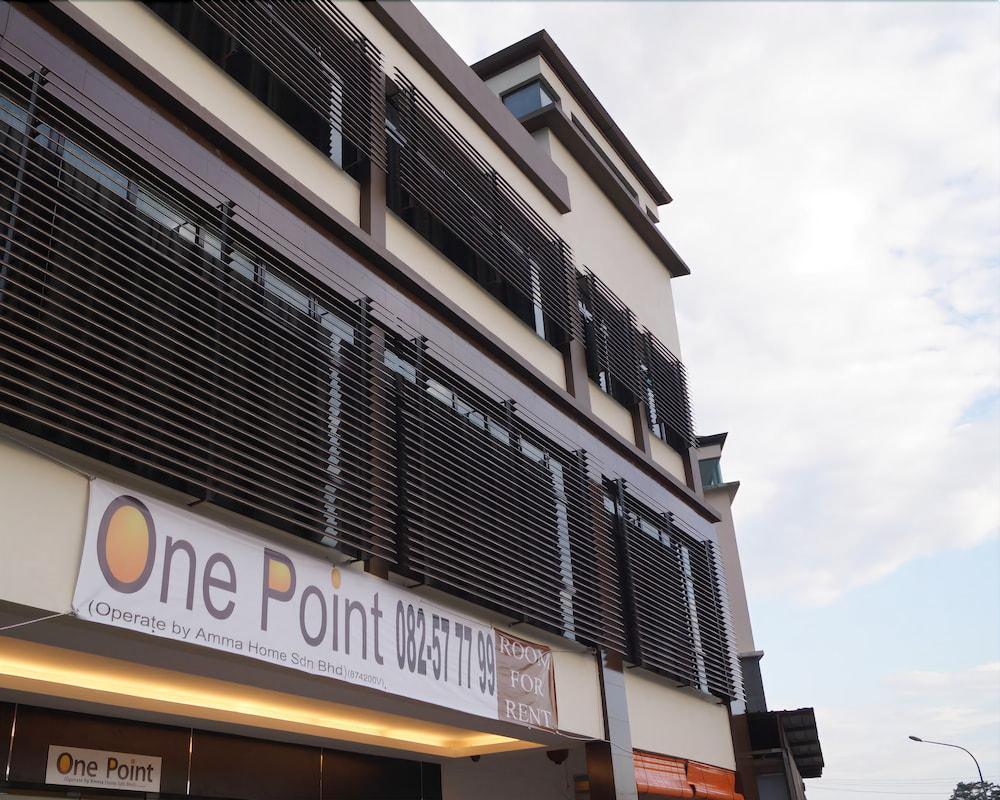 One Point Hotel Кучинг Экстерьер фото